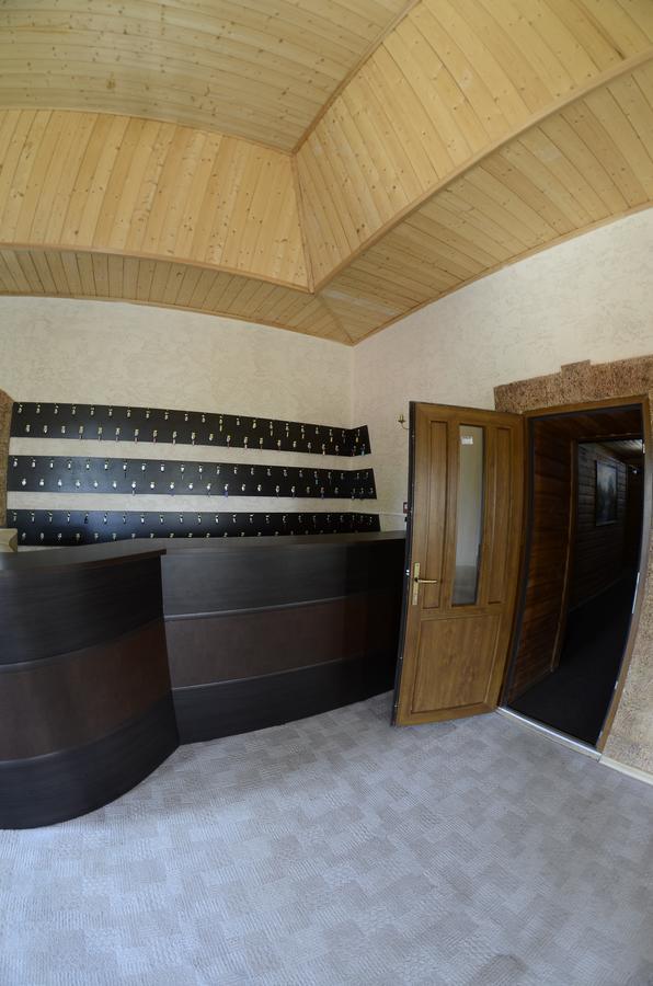 Hotel Curtea Boierului *